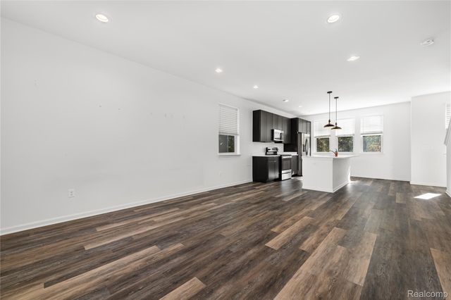 591 Parkside Way 16, Ferndale, MI 48220