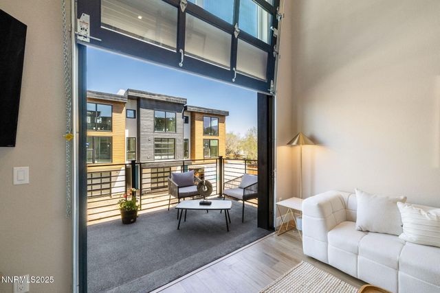 3826 Lakeside Drive 14, Reno, NV 89509