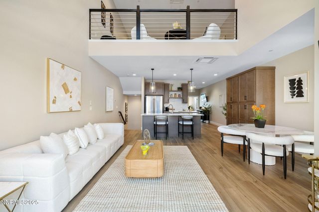 3826 Lakeside Drive 14, Reno, NV 89509