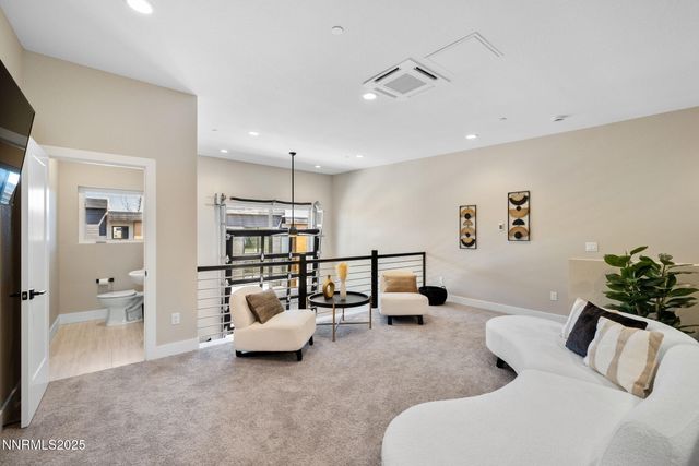 3826 Lakeside Drive 14, Reno, NV 89509