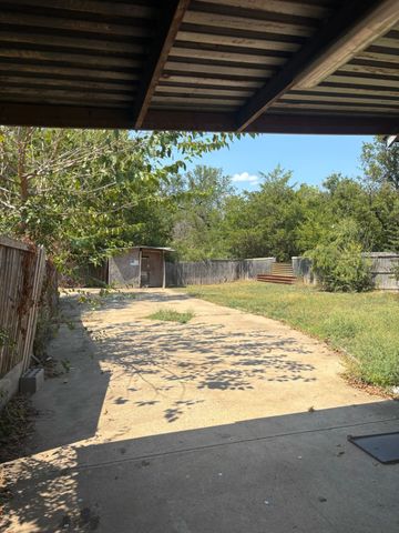 1733 E Ann Arbor Avenue, Dallas, TX 75216