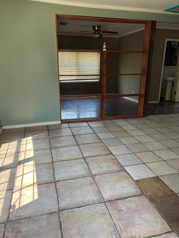 1733 E Ann Arbor Avenue, Dallas, TX 75216