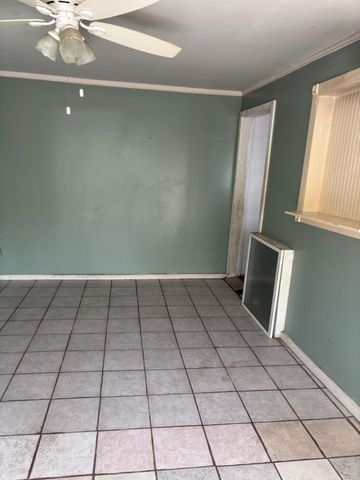 1733 E Ann Arbor Avenue, Dallas, TX 75216