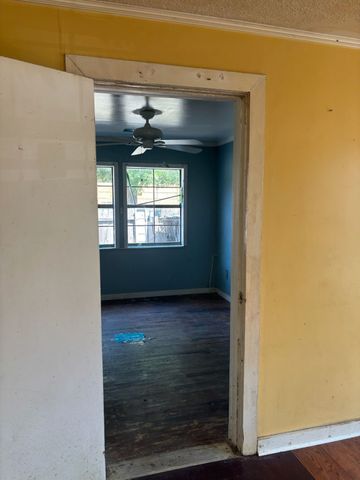 1733 E Ann Arbor Avenue, Dallas, TX 75216