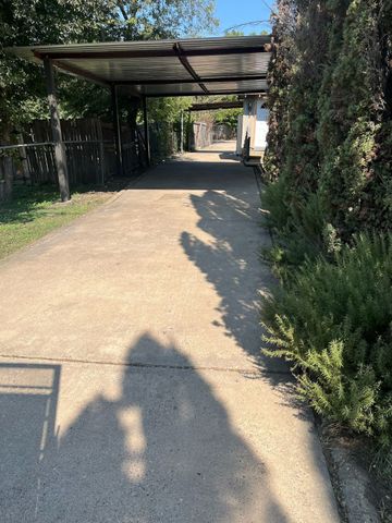 1733 E Ann Arbor Avenue, Dallas, TX 75216