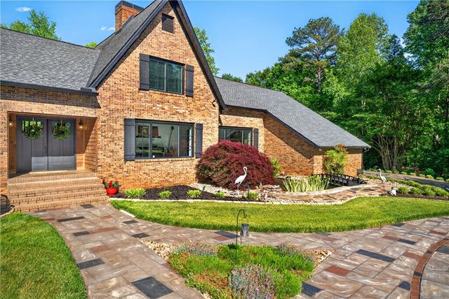 106 Riverbank Court, Moore, SC 29369