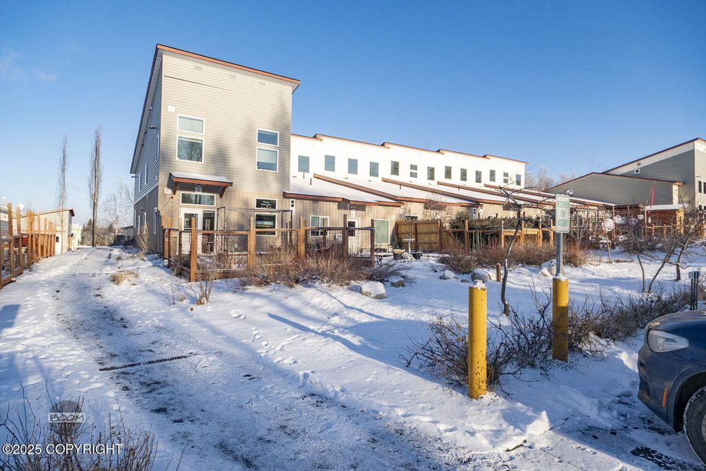 9089 Nuthatch Place, #2K, Anchorage, AK 99507