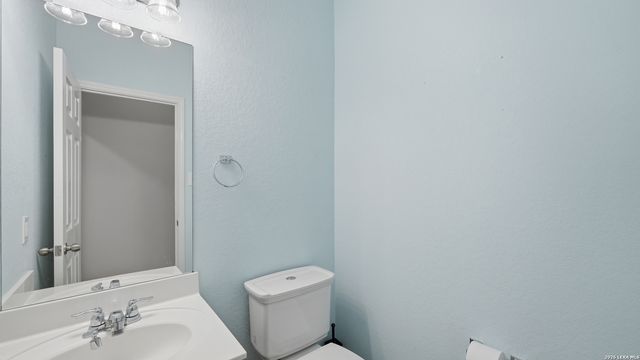 305 Hazeltine Way, Cibolo, TX 78108