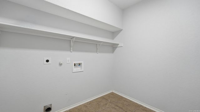 305 Hazeltine Way, Cibolo, TX 78108