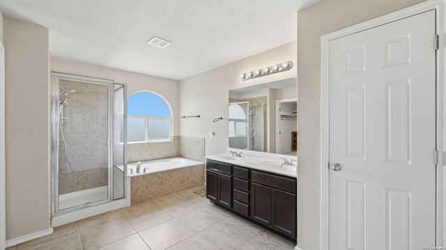 305 Hazeltine Way, Cibolo, TX 78108