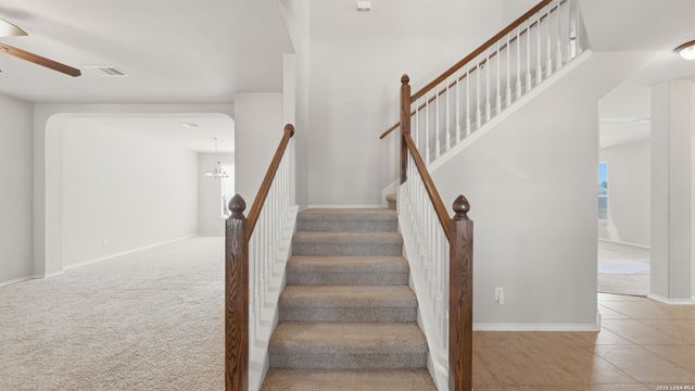 305 Hazeltine Way, Cibolo, TX 78108