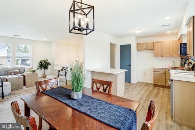 532 KINGSTON RD, Harrisburg, PA 17112