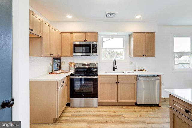 532 KINGSTON RD, Harrisburg, PA 17112