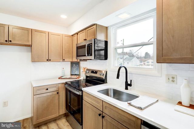 532 KINGSTON RD, Harrisburg, PA 17112