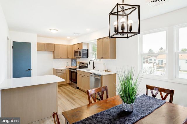 532 KINGSTON RD, Harrisburg, PA 17112