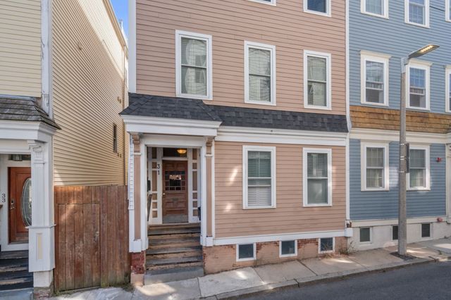31 Story St 3, Boston, MA 02127