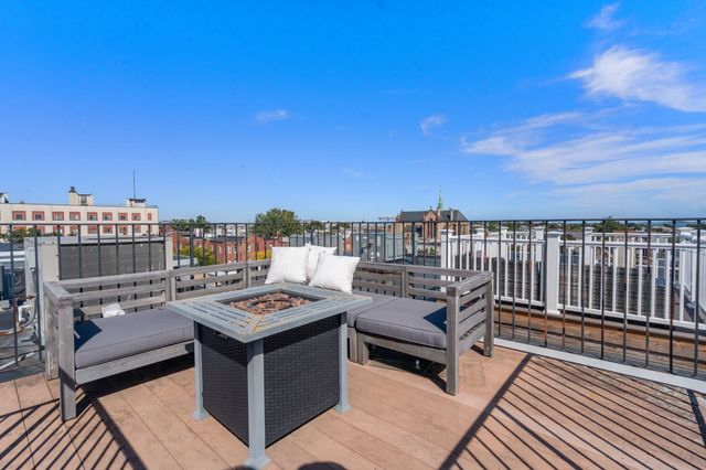 31 Story St 3, Boston, MA 02127