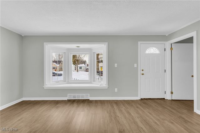 25500 Briardale Avenue, Euclid, OH 44132