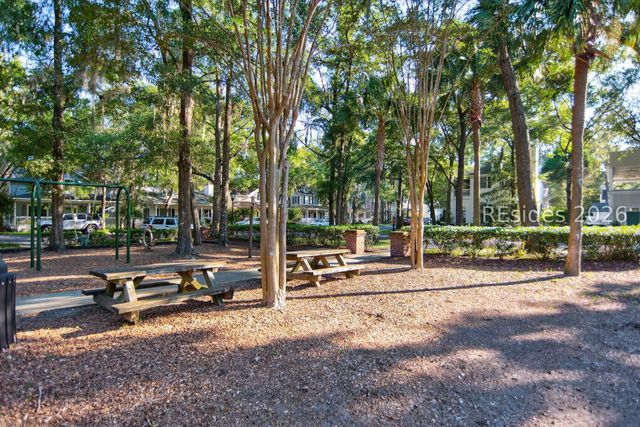 7 Regent Ave, Bluffton, SC 29910