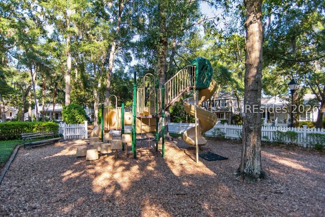 7 Regent Ave, Bluffton, SC 29910