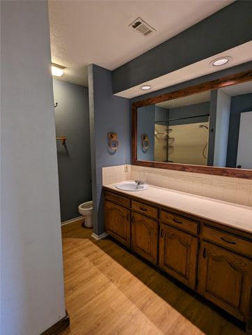 212 Lanham Court, White Settlement, TX 76108