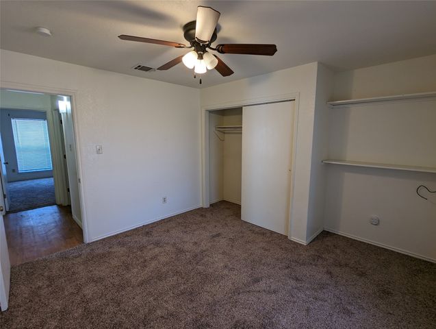 212 Lanham Court, White Settlement, TX 76108