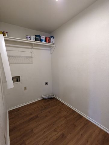 212 Lanham Court, White Settlement, TX 76108