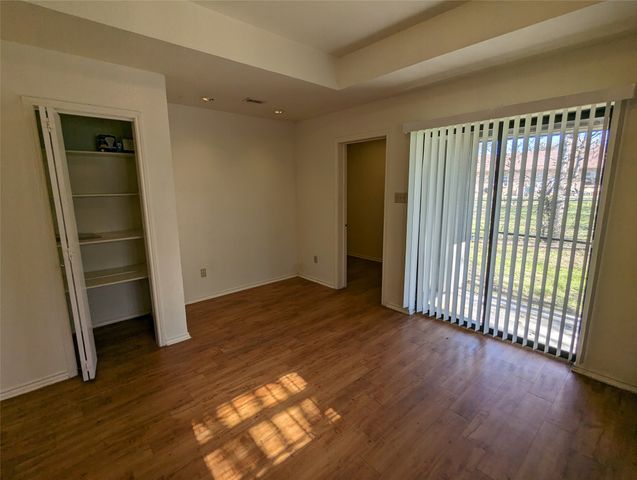 212 Lanham Court, White Settlement, TX 76108