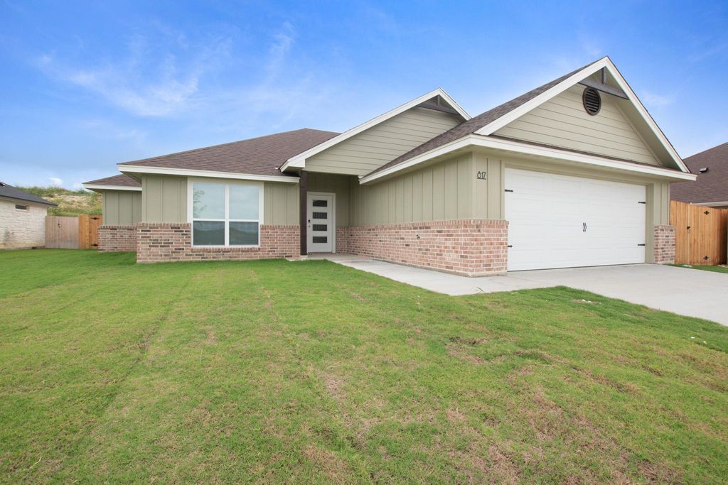 817 Coke RD, Burnet, TX 78611