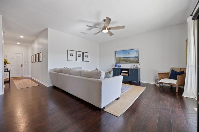 626 GARDEN OAKS SQUARE, Seffner, FL 33584