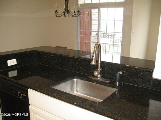 612 Sophee Lane, Lakewood, NJ 08701