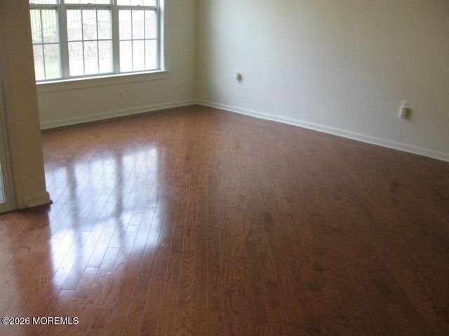 612 Sophee Lane, Lakewood, NJ 08701