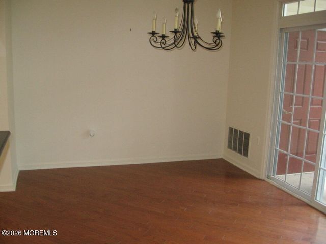 612 Sophee Lane, Lakewood, NJ 08701