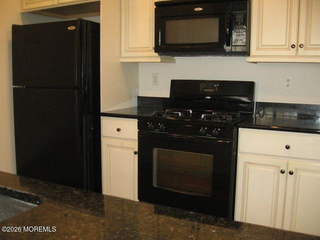 612 Sophee Lane, Lakewood, NJ 08701