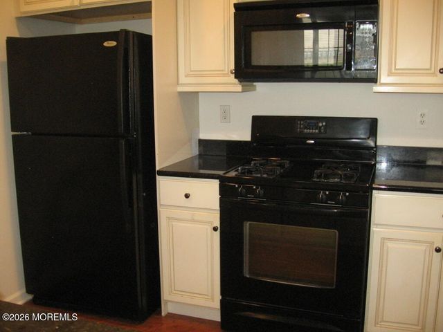 612 Sophee Lane, Lakewood, NJ 08701