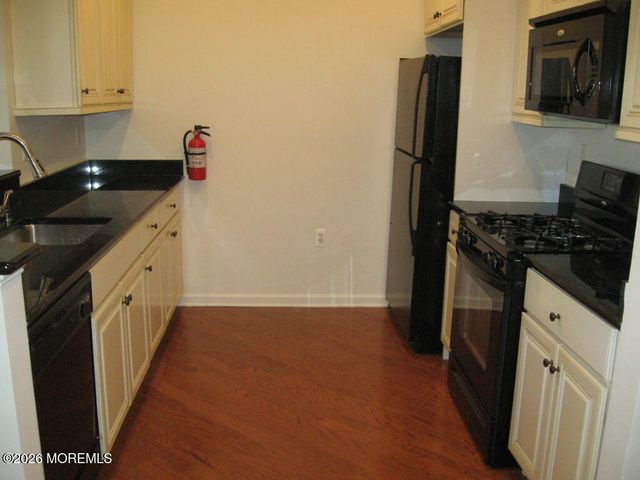 612 Sophee Lane, Lakewood, NJ 08701