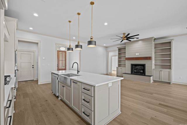 2390 Lakewood Circle, Cabot, AR 72023
