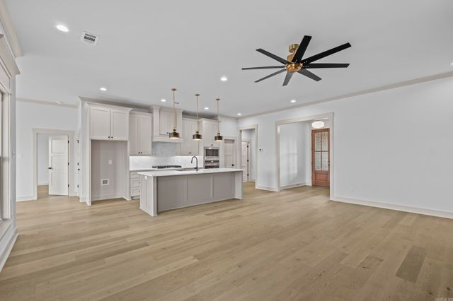 2390 Lakewood Circle, Cabot, AR 72023