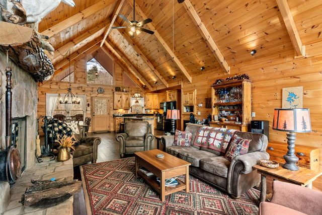 197 Cashes Valley Overlook, Cherry Log, GA 30522