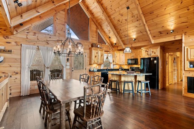 197 Cashes Valley Overlook, Cherry Log, GA 30522