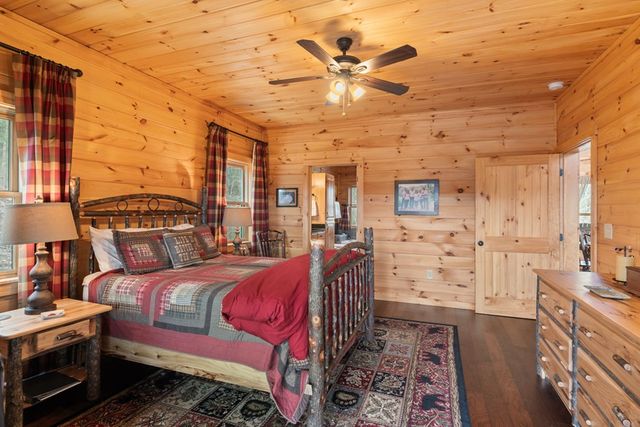 197 Cashes Valley Overlook, Cherry Log, GA 30522