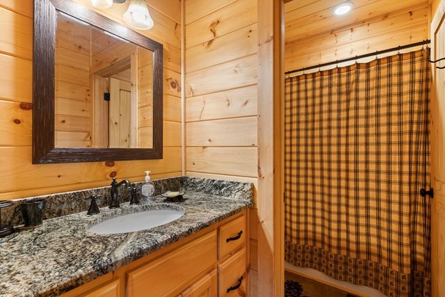 197 Cashes Valley Overlook, Cherry Log, GA 30522