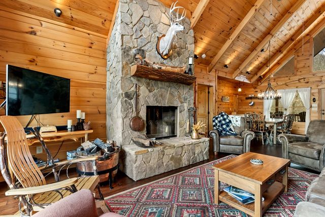 197 Cashes Valley Overlook, Cherry Log, GA 30522