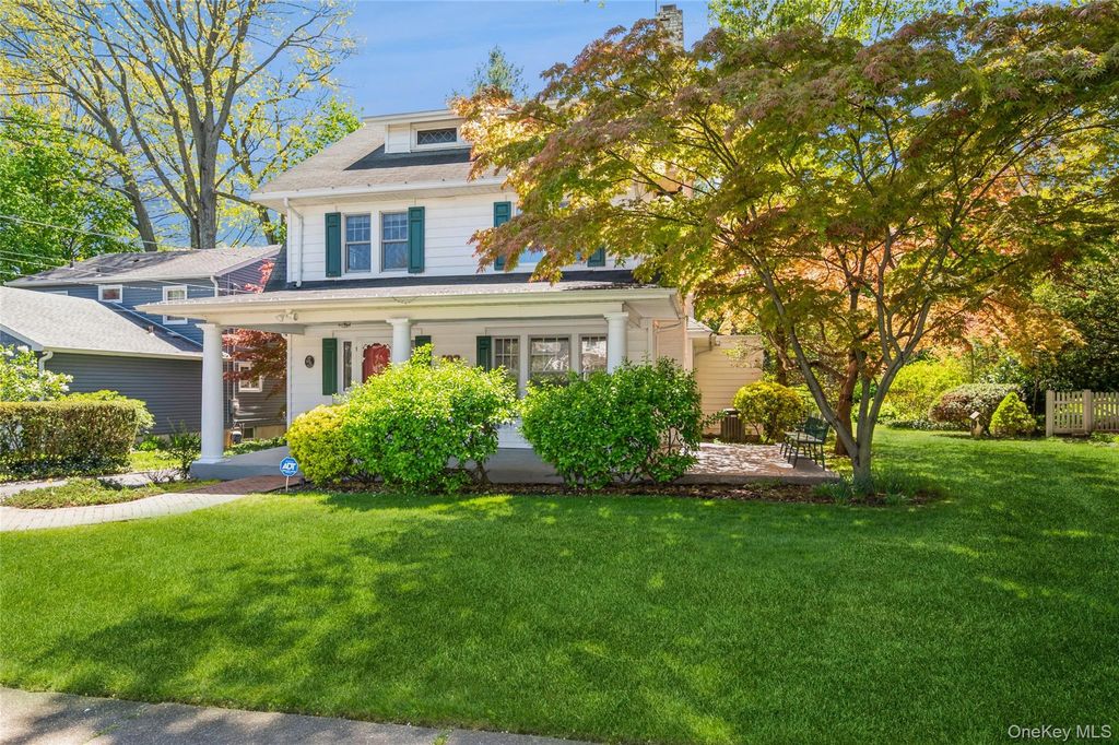 102 Reid Avenue, Port Washington, NY 11050