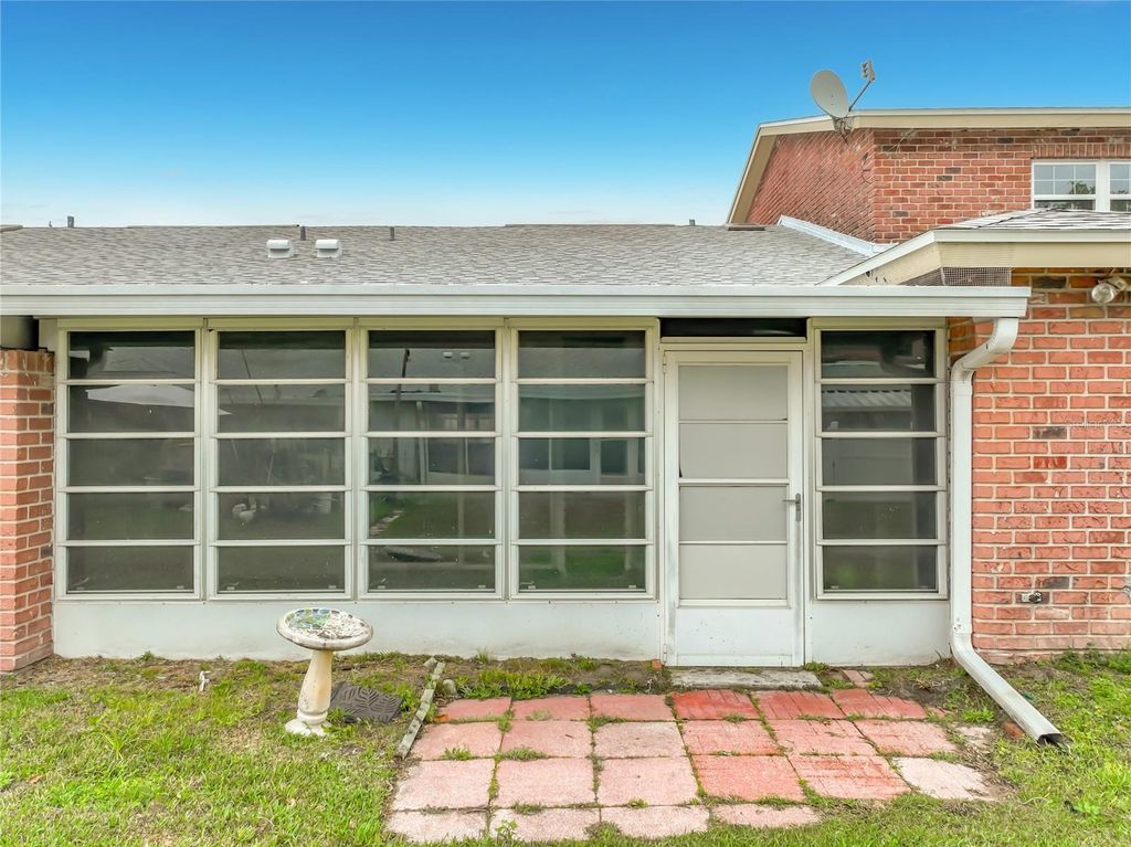Image 24 of property listing at 1264 VILLAGE WAY, Orlando, FL 32807