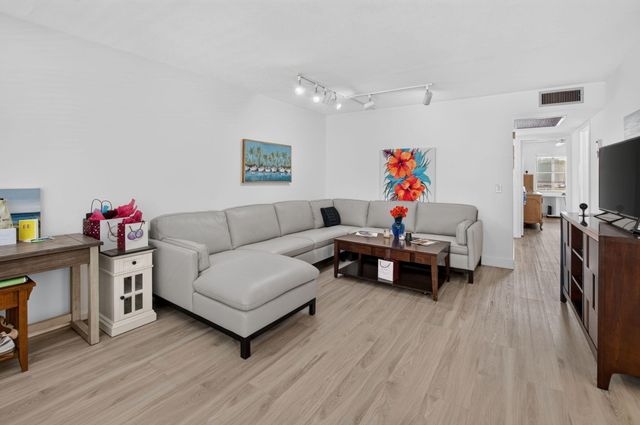 2008 EXETER A 2008, Boca Raton, FL 33434
