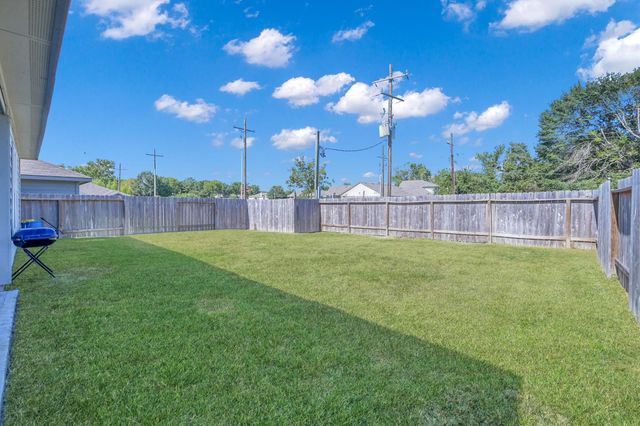 12818 Sunny Pass, Willis, TX 77318