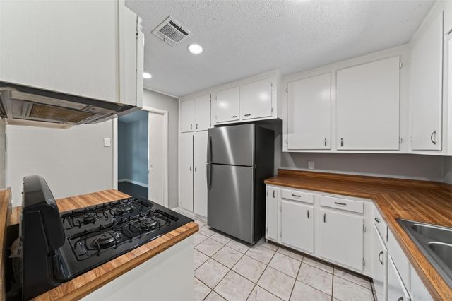 2110 Ridgemore Drive, Houston, TX 77055
