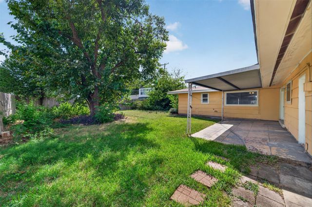 2110 Ridgemore Drive, Houston, TX 77055
