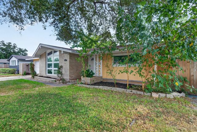 2110 Ridgemore Drive, Houston, TX 77055